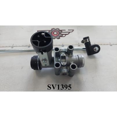 Кран уровня пола автобус МАЗ Knorr MAN F90/2000 (4640060020 / 4640060027) SV 1395