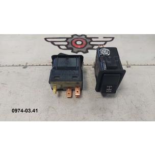 Переключатель (клавиша) КАМАЗ (2-х поз.) блок. дифф. 12-24В на 3 конт. 581.3710-04.50 АВТОАРМАТУРА