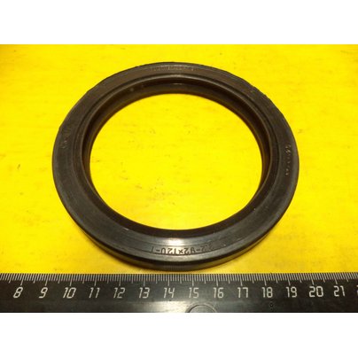 Манжета ступицы ТС 90х120Х12-2,2 КРАСНАЯ BROWN РФ