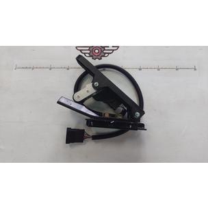 Педаль газа электронная МАЗ-Е-3 н/о с кронштейн. дв.ЯМЗ, МАN плоск. разъем (ан. 7104КО) ФР8122 АШ