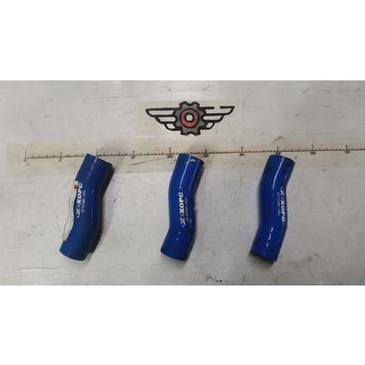 Патрубок ЯМЗ-650.10 (651.10) ЕВРО-3, 4 радиатора 35*5 L=133мм отработавших газов длинный 651.1213090