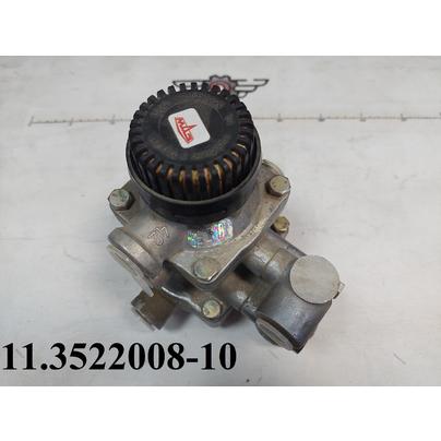 Клапан управления тормозами прицепа (КУТП-2) 