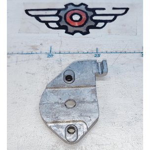 Корпус МАЗ замка капота (ПРАВЫЙ) 6430-8406018-010 ОЗАА