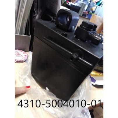 Насос механизма опрокидывания кабины КАМАЗ и подъема колеса зап. в сборе 2х конт. 4310-5004010 ZTD