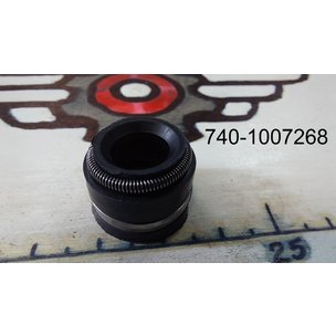 Манжета впускного клапана 10х18х12 КамАЗ 