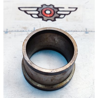 Втулка распорная АМАЗ 103-2402029  ОАО МАЗ