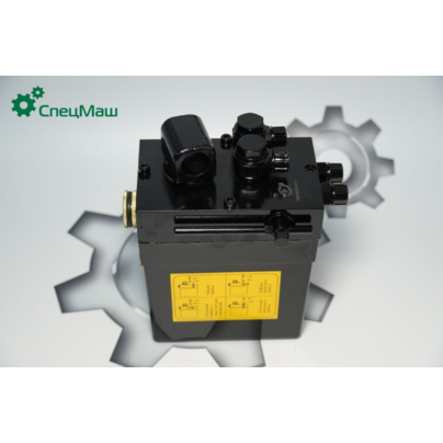 Насос механизма опрокидывания кабины КАМАЗ и подъема колеса зап. в сборе 2х конт. 4310-5004010 КСМ