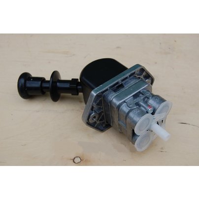 Кран тормозной КАМАЗ MAN с ручным управлением 