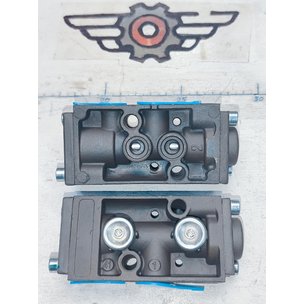 Клапан пневматический управления КПП КАМАЗ 5/2 КПП ZF 16S 151; MAN (0501215359) 33900593 TRUCKEXPERT