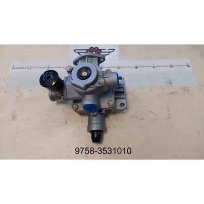 Воздухораспределитель тормозов прицепа с краном растормаживания (ан.64221/ 7494) 9758-3531010-01